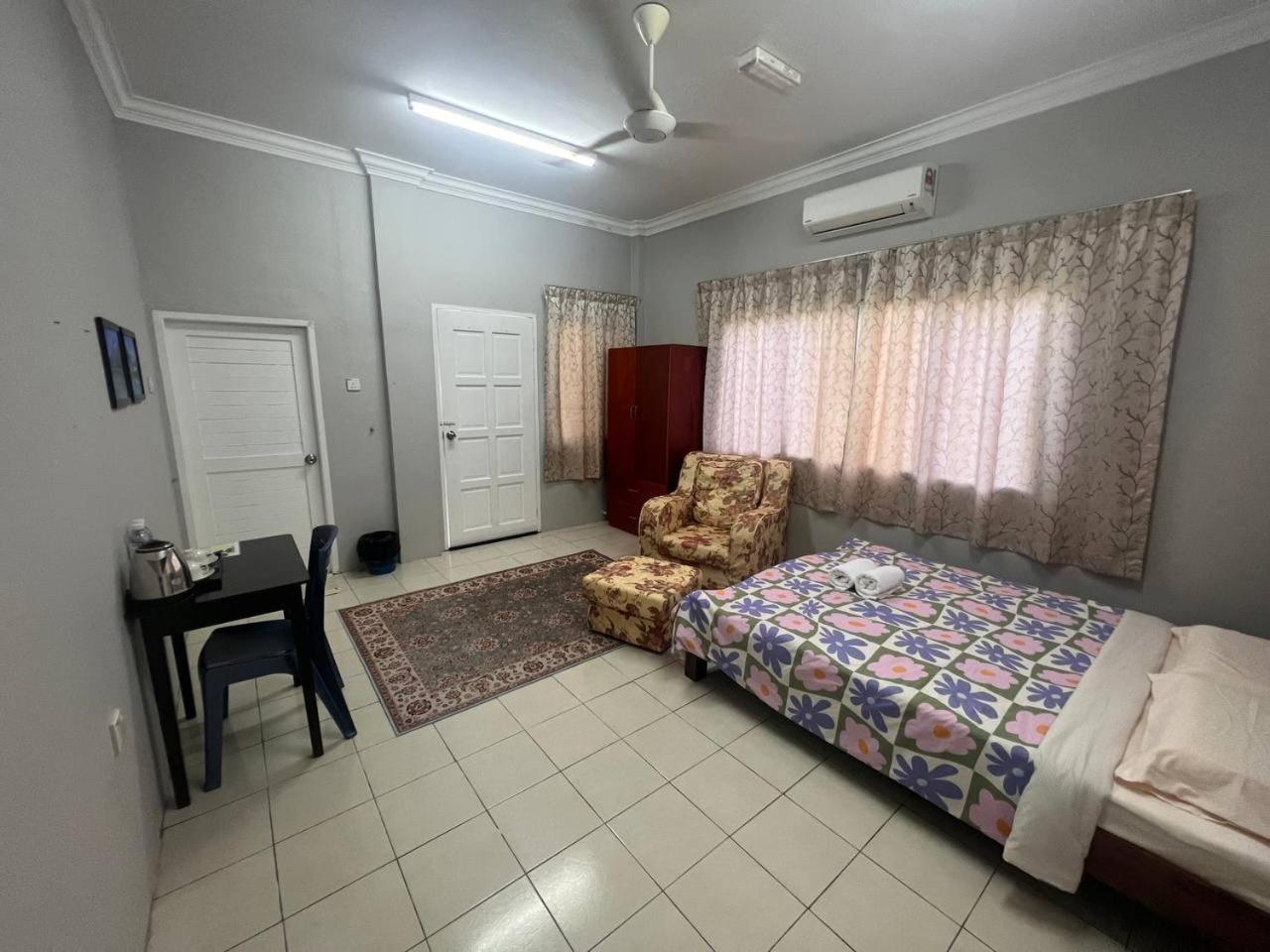 Putra Sentosa Retreat Camp, Sematan Hotell Rum bild